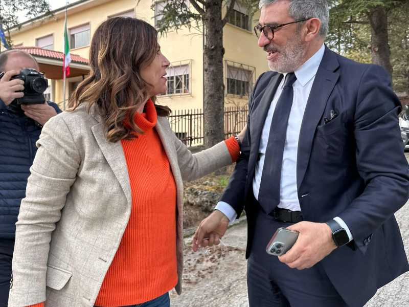 Alessandra Todde e Luciano D'Amico (Ansa)