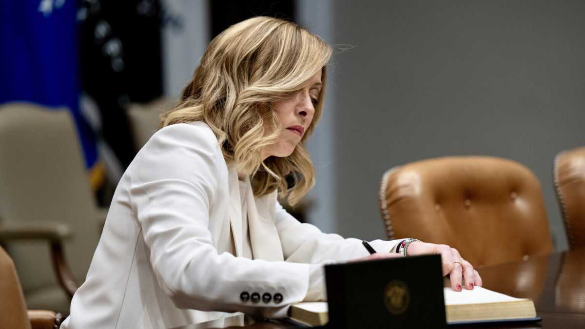 Immagine di Meloni sarà premiata dall'Atlantic Council come Draghi
