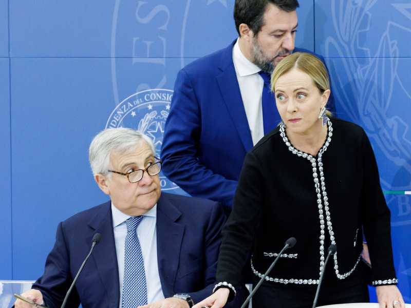 Salvini il "punkfascio". Vuole radunare ancora i sovranisti in Italia, Tajani si prende il centro