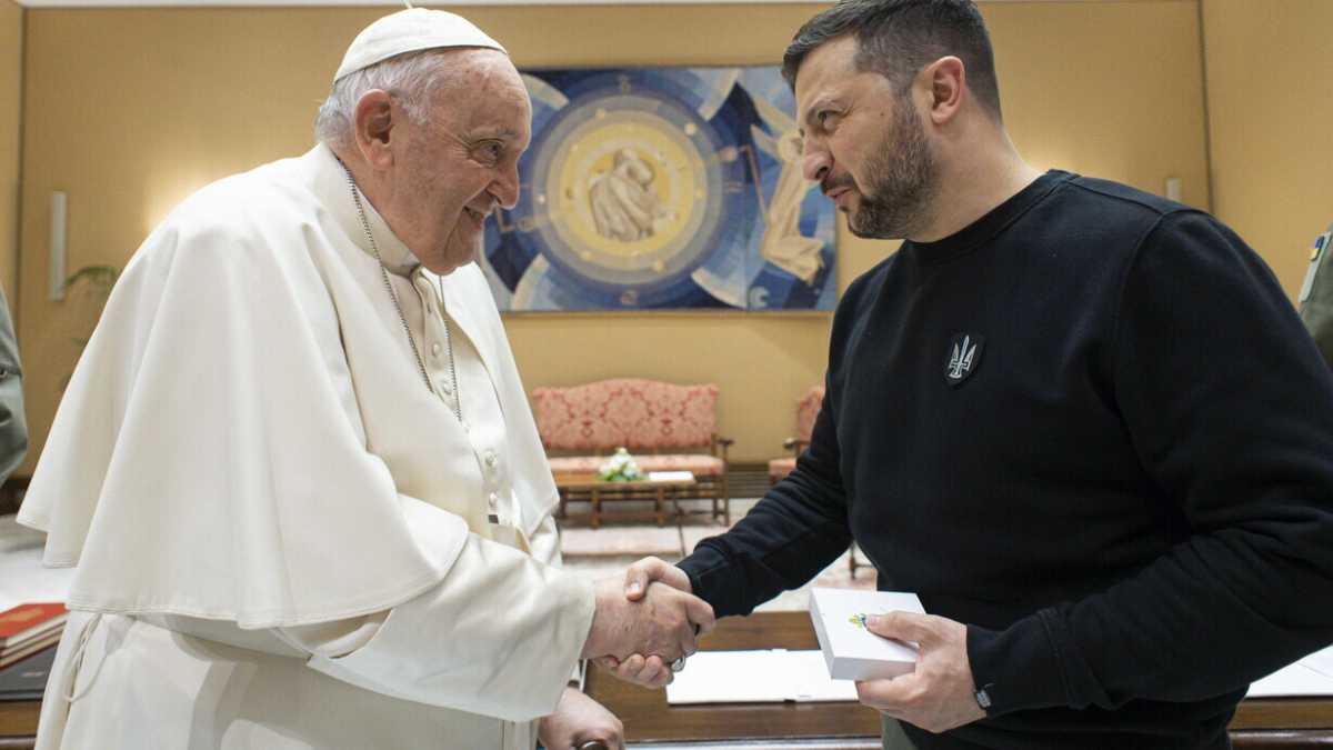 Immagine di La bandiera bianca è lo specchio di un mondo in cui non da oggi vive Papa Francesco