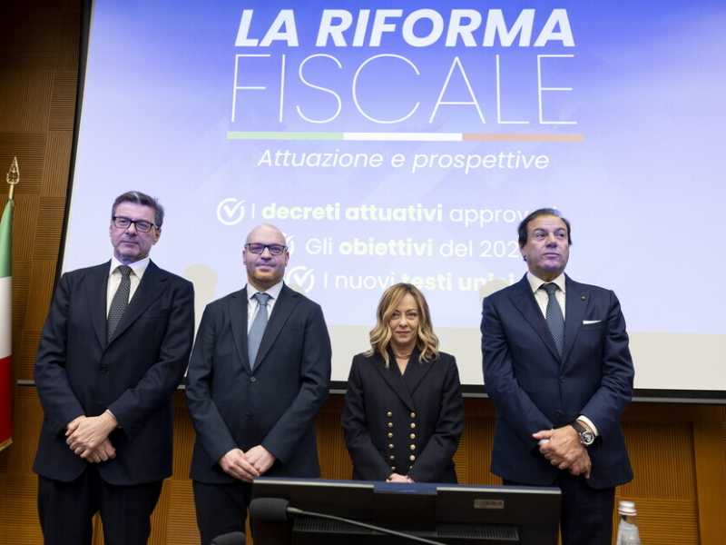 Meloni lancia "Italofisco" il tormentone per prendere voti al nord leghista