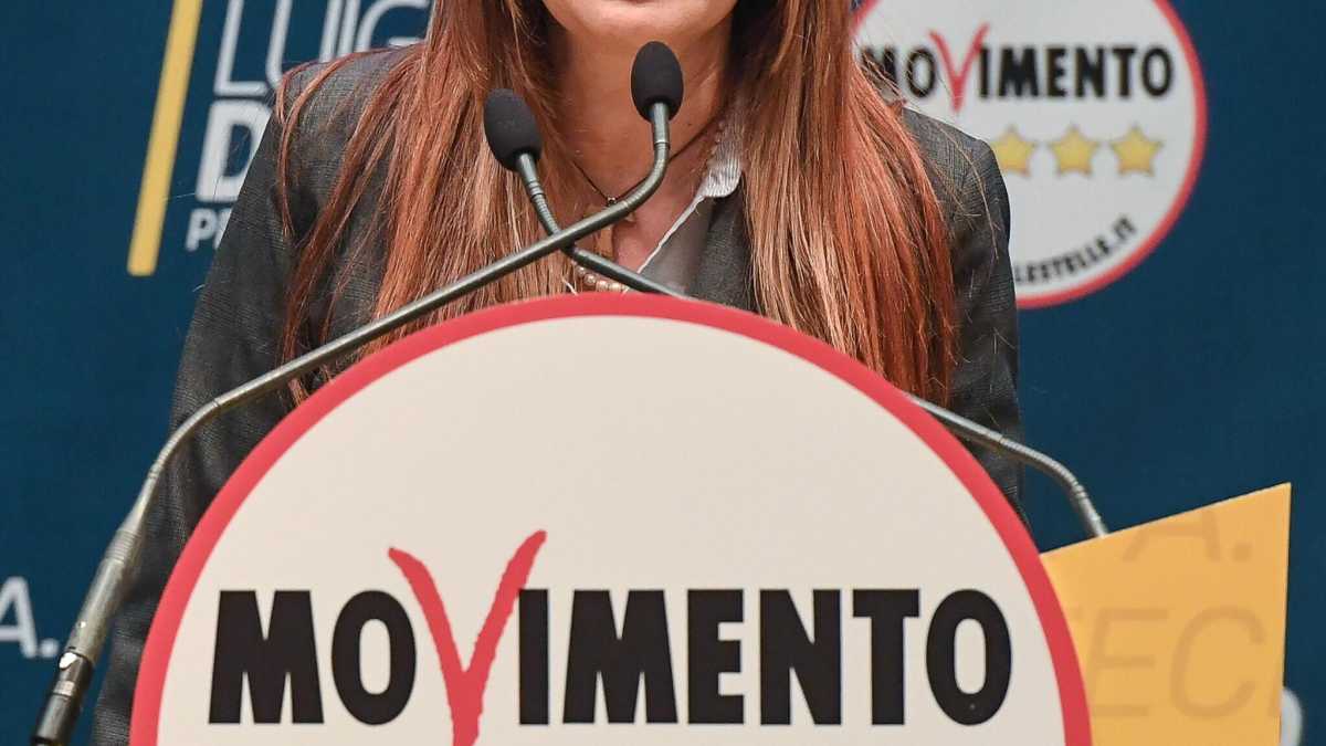 Immagine di Il M5s invita alla "Scuola di formazione" un prof. che vede una correlazione tra tumori e crescita economica