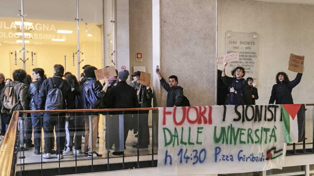 Immagine di A Napoli gli studenti impediscono un dibattito con Molinari. Mattarella: "Bandire l'intolleranza dall'Università"