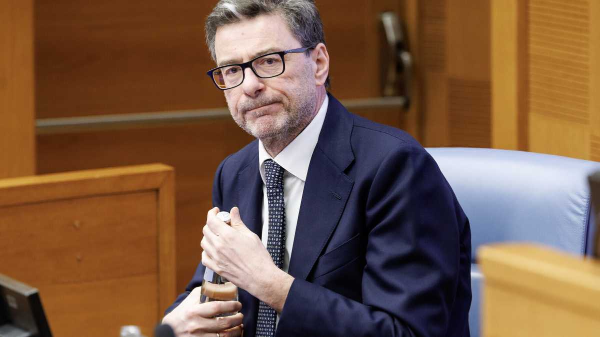 Immagine di Se 500 miliardi vi sembran pochi. La grande abbuffata a debito
