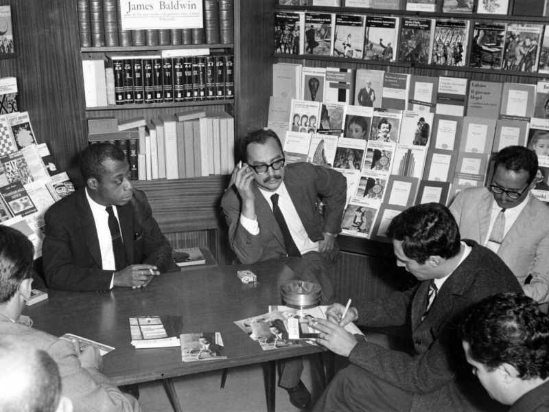 Giangiacomo Feltrinelli con James Baldwin (LaPresse) <br />