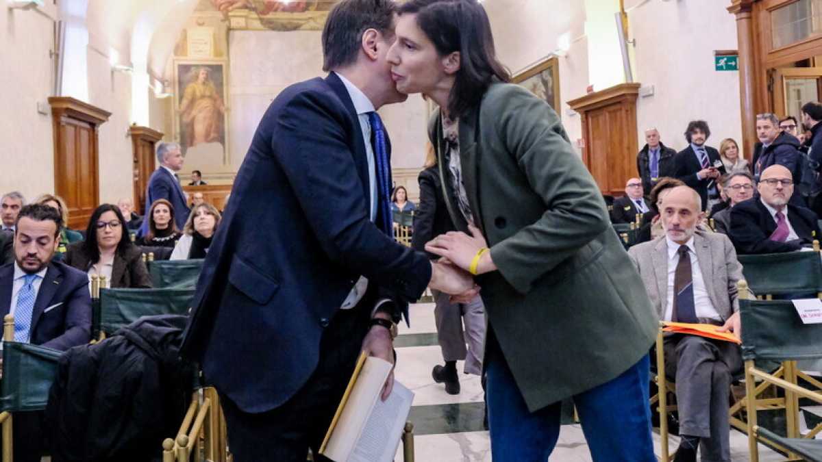 Immagine di Basilicata: si ritira Lacerenza, candidato di Pd e M5s. Calenda: "Dilettanti allo sbaraglio, suicidio politico"