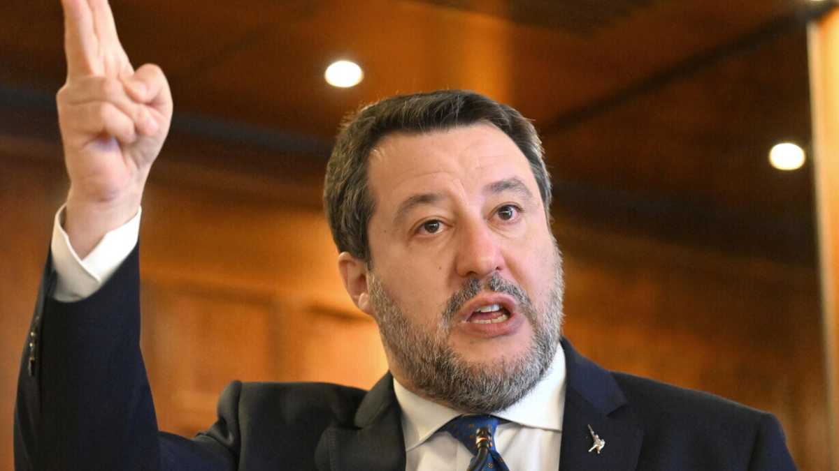 Immagine di Salvini sulla vittoria di Putin: "Quando un popolo vota ha sempre ragione". Tajani: "Non sono elezioni libere"