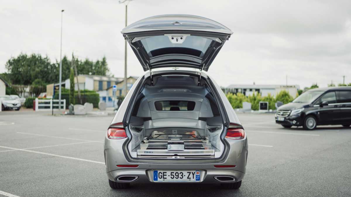 Immagine di Quello che protestava fuori dall'obitorio