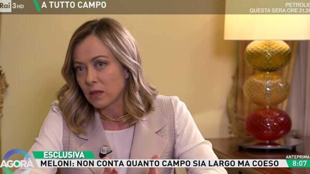 Immagine di Meloni glissa su Salvini e Putin. E sul premierato attacca l'opposizione che "si scherma dietro Mattarella"