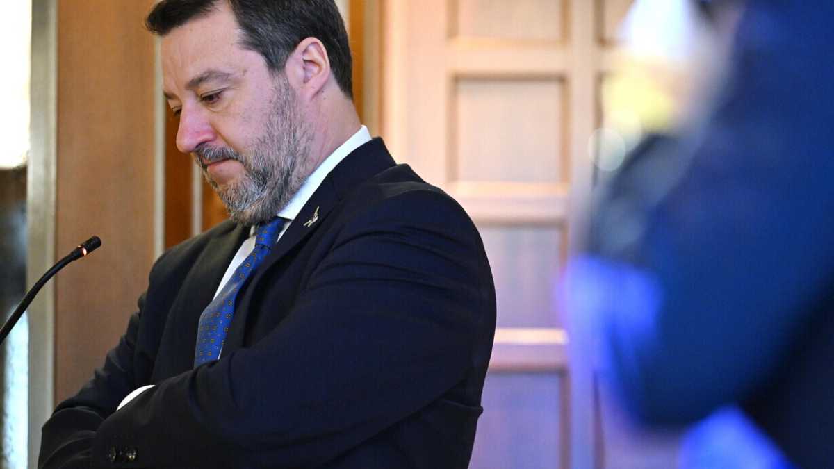 Immagine di Lega insicura. Ostentano compattezza, ma sul nuovo simbolo tra i salviniani c’è chi teme la “parabola Renzi”