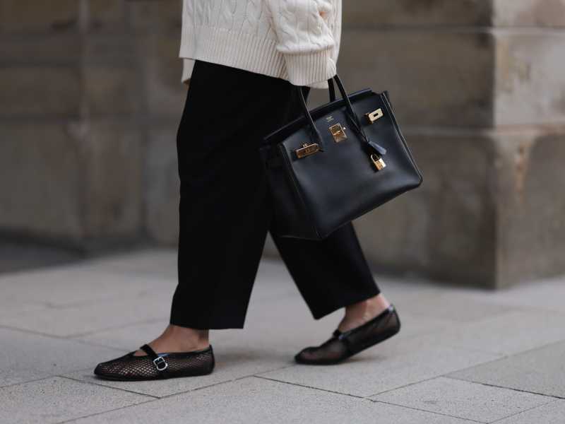 Inarrivabili Birkin. Acquistare le celebri borse è sempre più complicato: la questione arriva in tribunale
