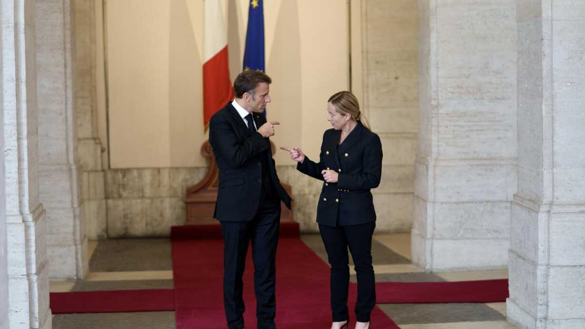 Immagine di Attenti alla coppia M&M’s: Macron e Meloni