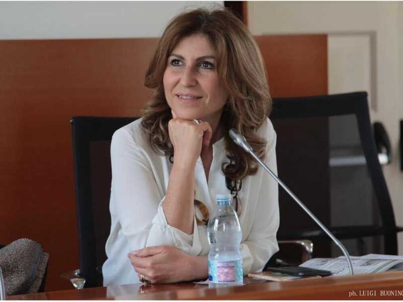 Maria Luisa Iavarone: “Le famiglie assolvono i figli killer e la rieducazione (spesso) è un bluff”