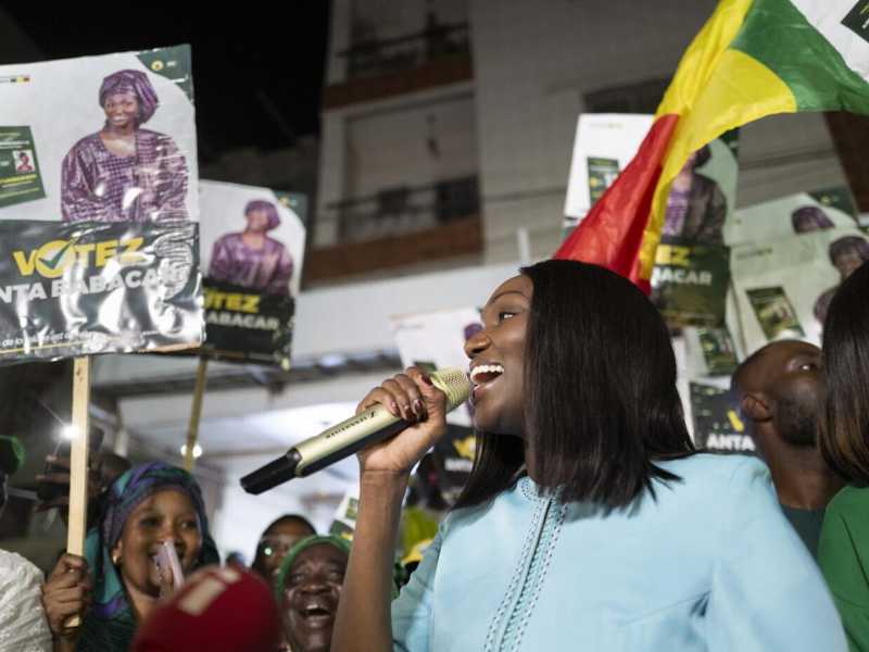 Tra proteste, sospensioni e scarcerazioni domenica il Senegal va al voto
