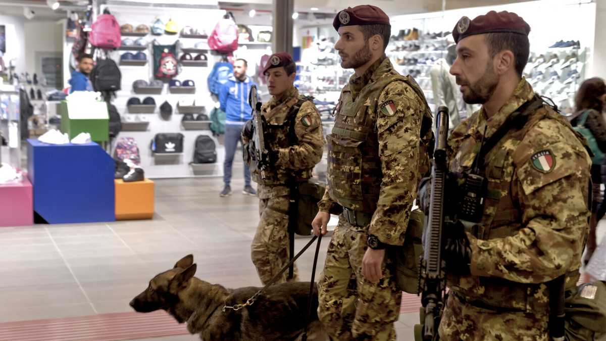 Immagine di Al Viminale la riunione del comitato di sicurezza. L'Italia alza l'allerta
