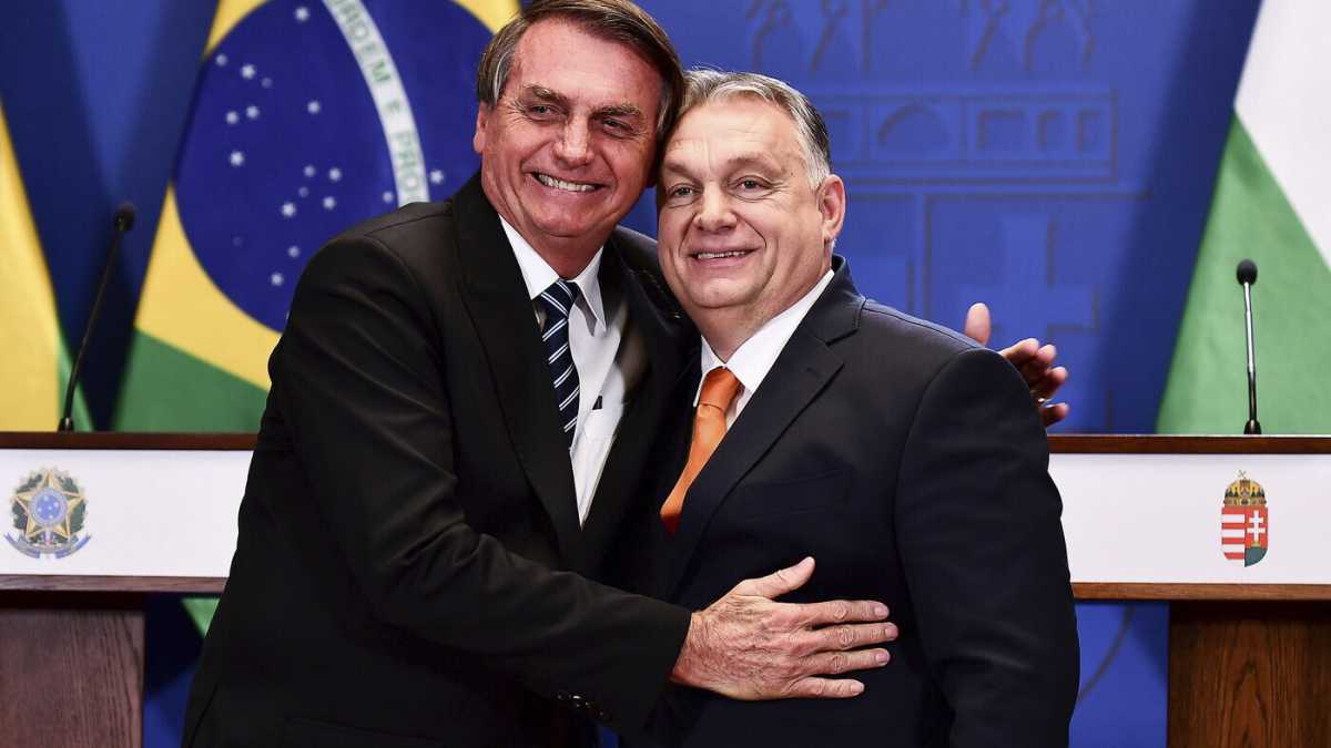 Immagine di La fuga ungherese di Bolsonaro