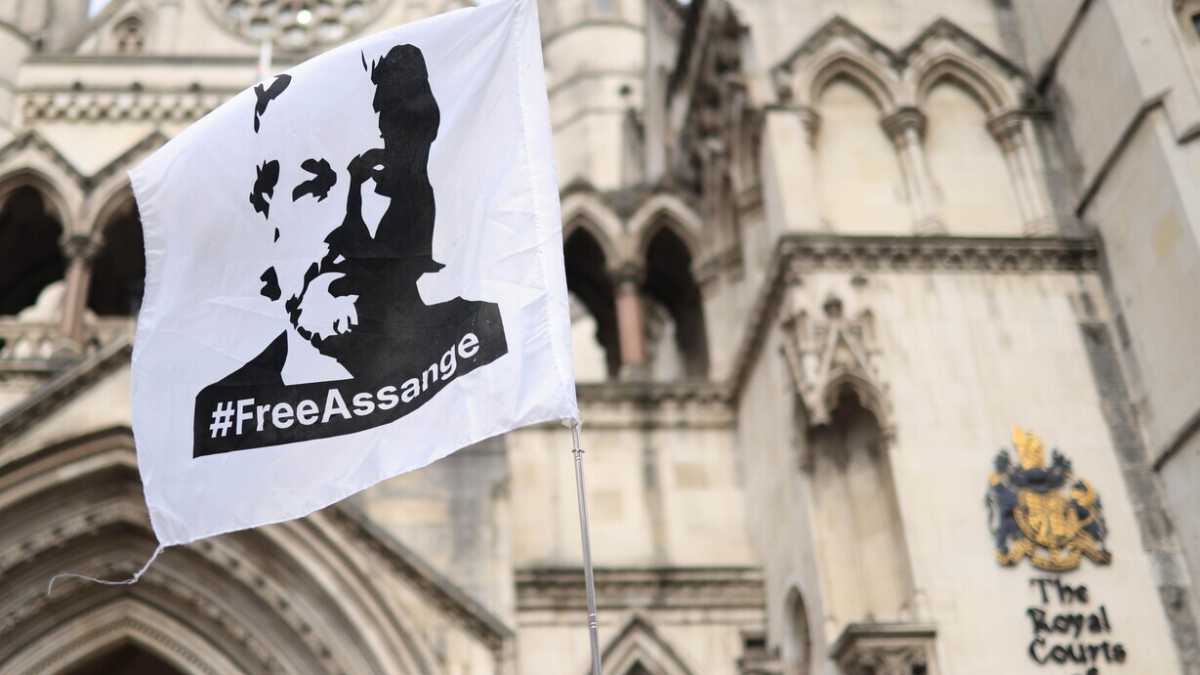 Immagine di Il rinvio a un nuovo appello per Assange è una buona e fragile notizia