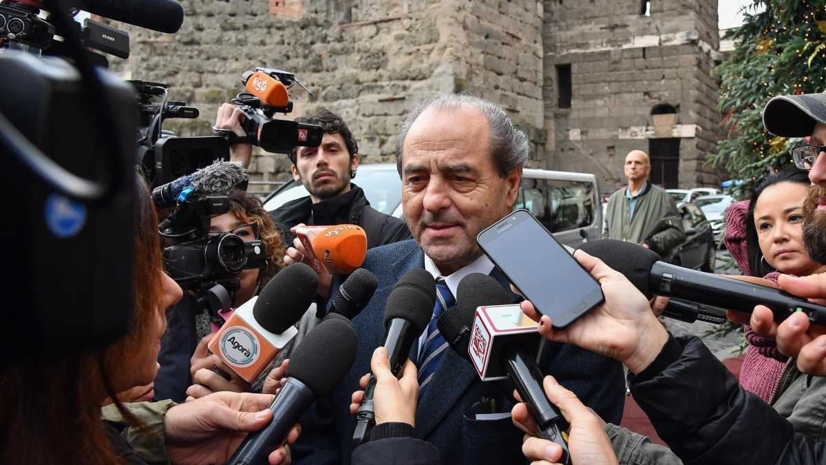 Immagine di Di Pietro: "Decaro lasci fare gli ispettori, Emiliano si è comportato da sceriffo"
