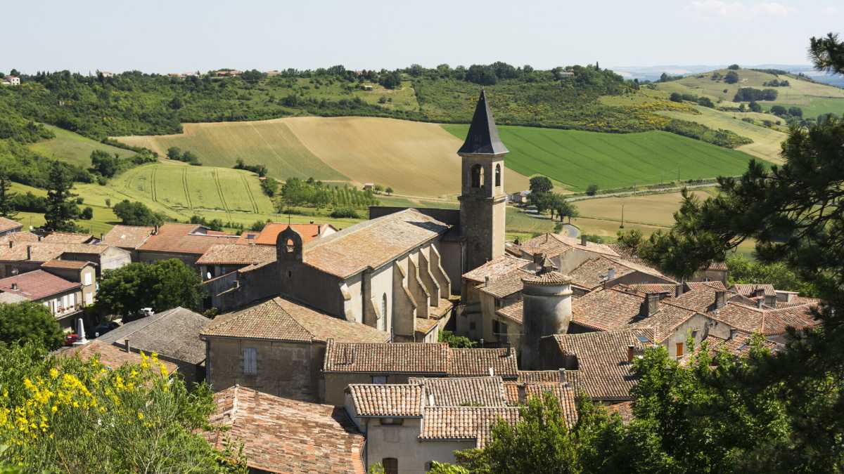 Immagine di Il paese dei campanili dove bambini e ragazzi non mettono più piede in chiesa