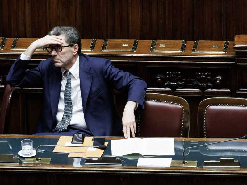 Tutte le acrobazie di Giorgetti per arginare il Superbonus