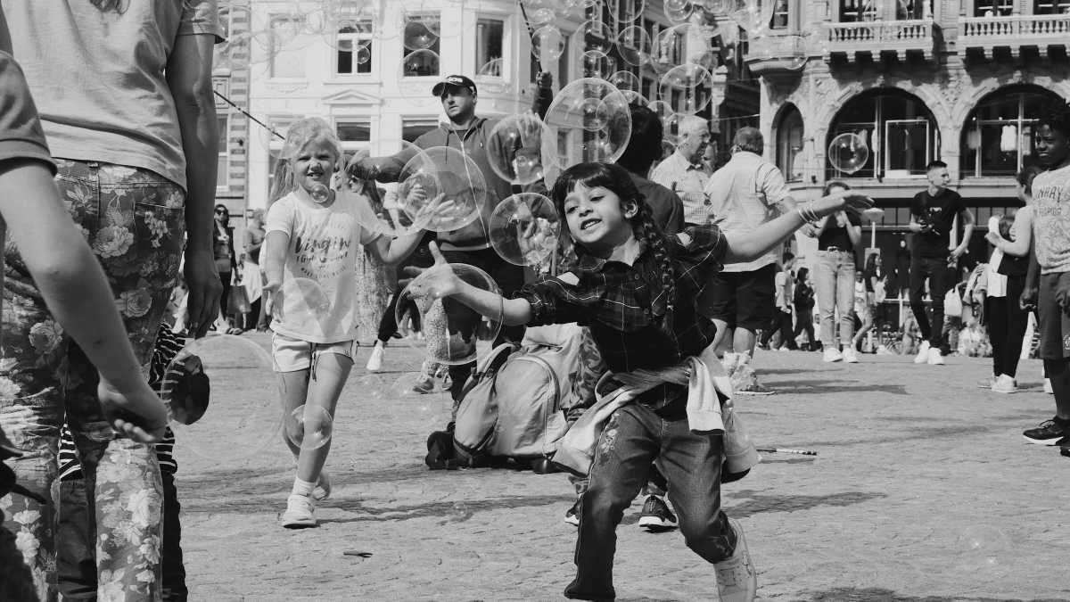 Immagine di Vengono i brividi mentre si ride, in "James Brown si metteva i bigodini"