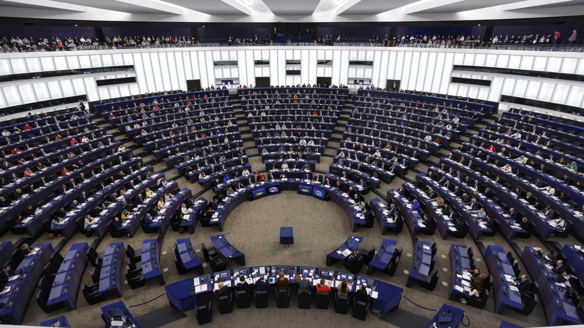 Immagine di Altro che Qatar, è il Russiagate la minaccia per il Parlamento europeo