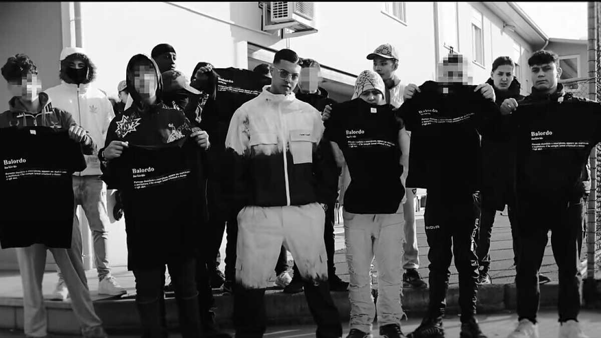 Immagine di Non esistono ragazzi che non sanno rappare. La musica della comunità Kayros