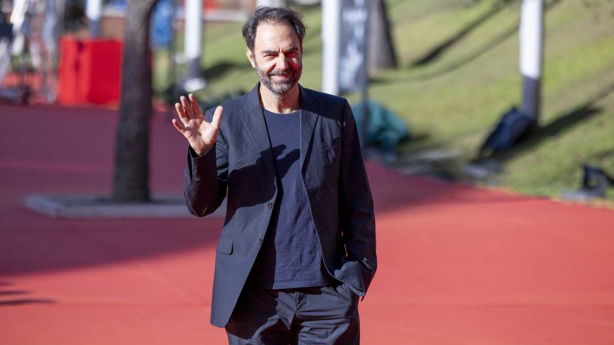 Immagine di Zamora e il calcio lezione di vita. Neri Marcorè interprete e regista del film tratto dal romanzo di Perrone