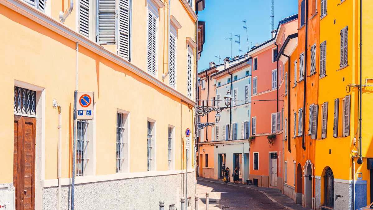 Immagine di Tante case diverse e tanti pezzi di vita, ma un unico grande amore. Un libro