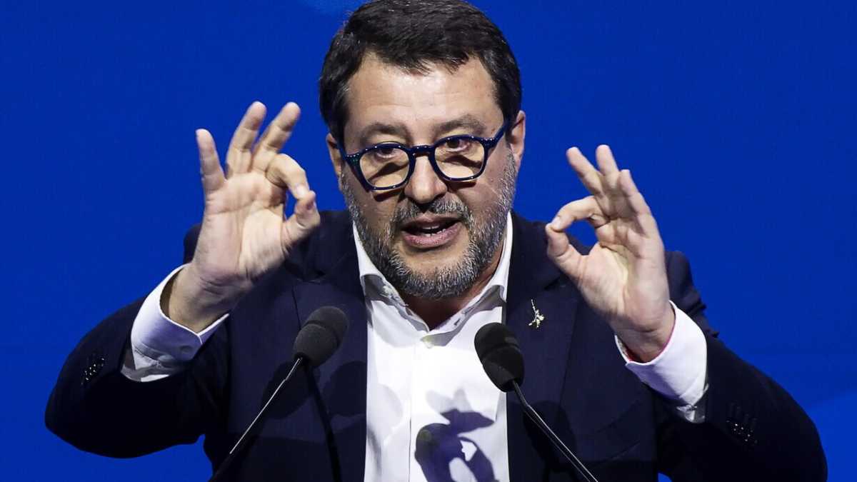 Immagine di Addio accordo col partito di Putin. E vai a capire se Salvini ci è o ci fa