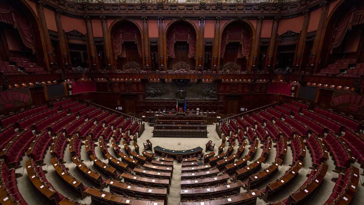 Immagine di Così il Parlamento viene svuotato dei suoi poteri e della sua legittimità