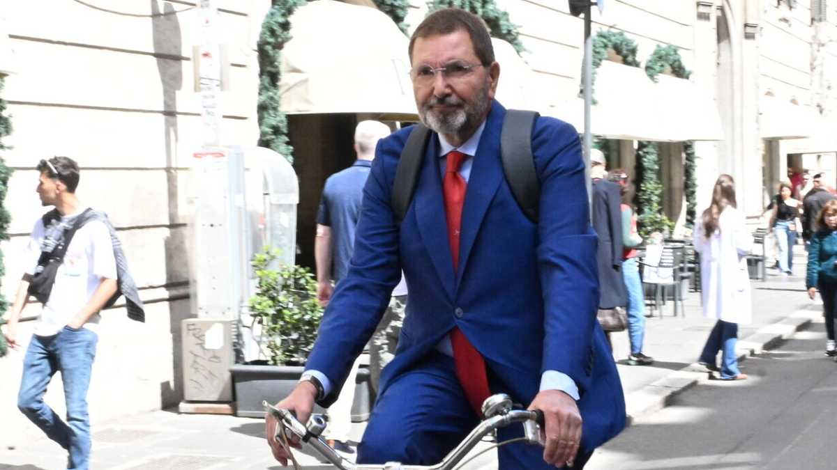 Immagine di Il "Quarto stato" di Ignazio Marino per l'Europa: in bicicletta e con Avs