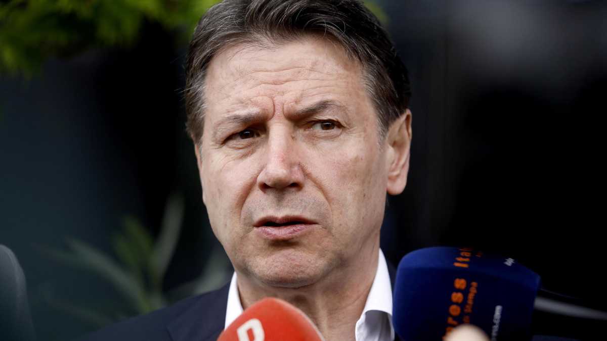 Immagine di Conte a Bari rompe col sistema clientelare di Emiliano e Decaro