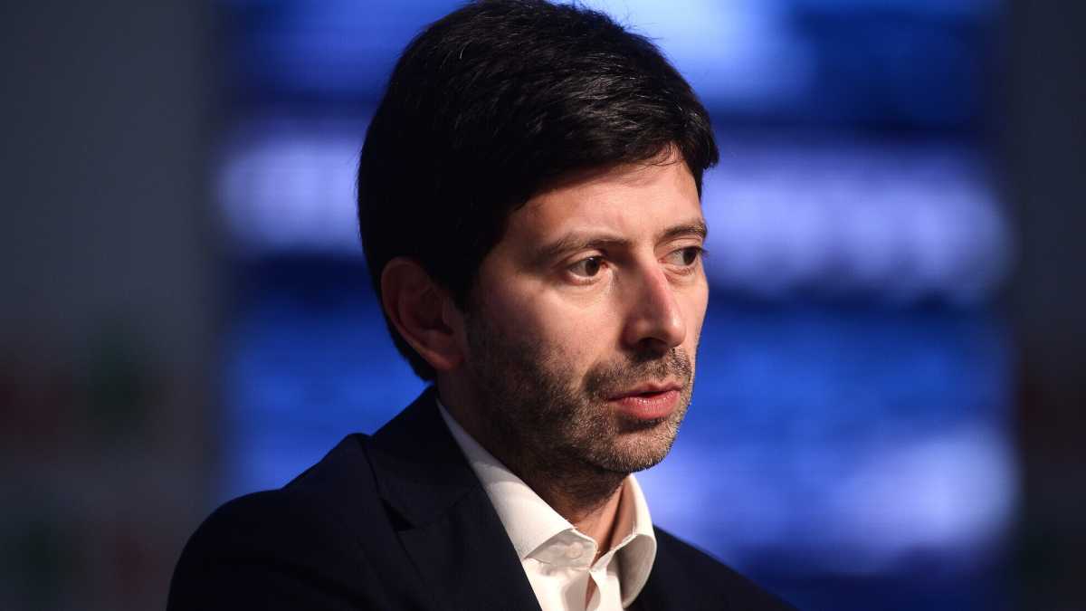 Immagine di L’aggressione dei no vax a Speranza è uno schifo