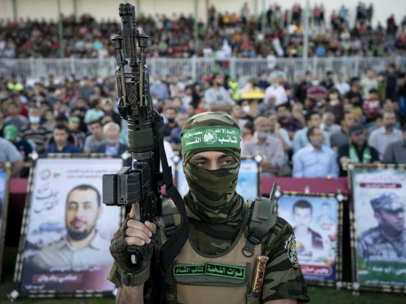 Le frustate dei fratelli Sinwar emergono dai tunnel di Gaza