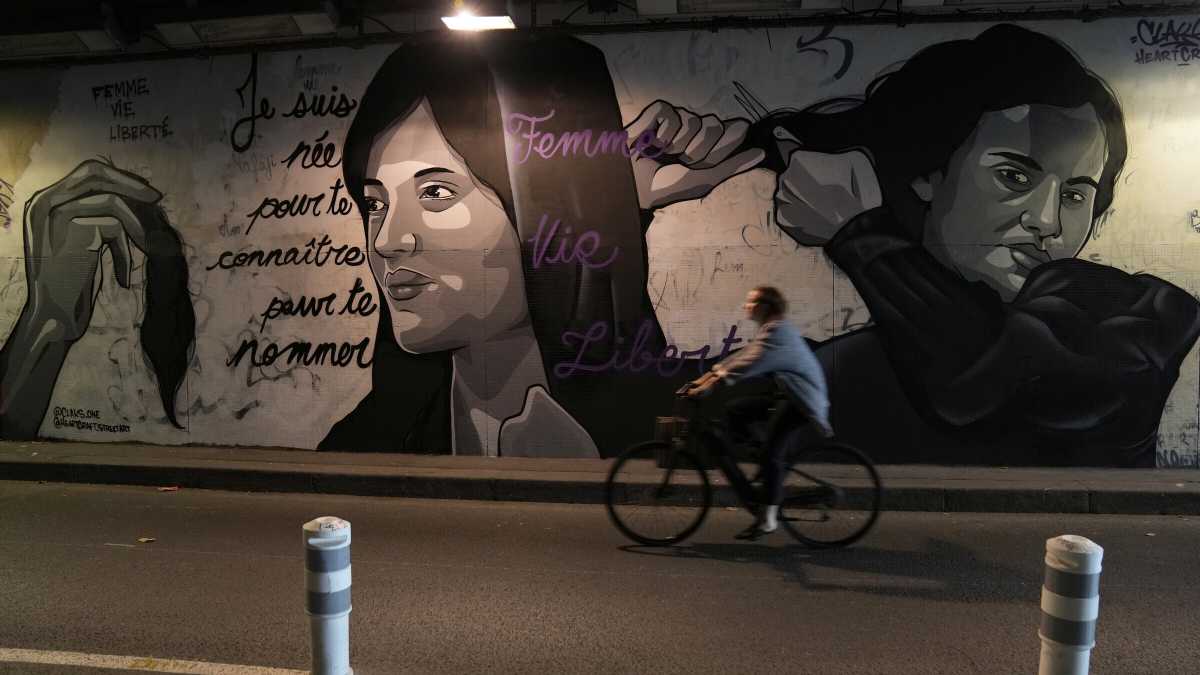 Immagine di Il silenzio su Samara, la ragazza francese mandata in coma perché senza velo