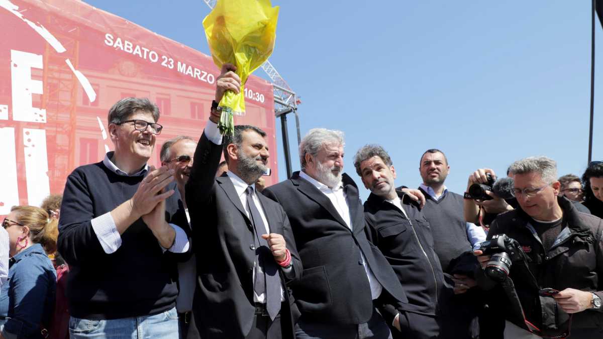 Immagine di Barcolla il sistema Emiliano, Conte si sfila dal Pd, ma la destra a Bari non ha manco un candidato sindaco