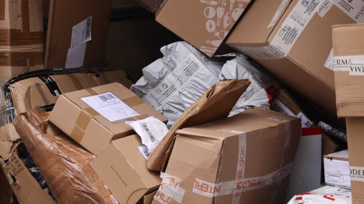 Immagine di Stoccare o respirare: la logica della logistica e una legge da fare