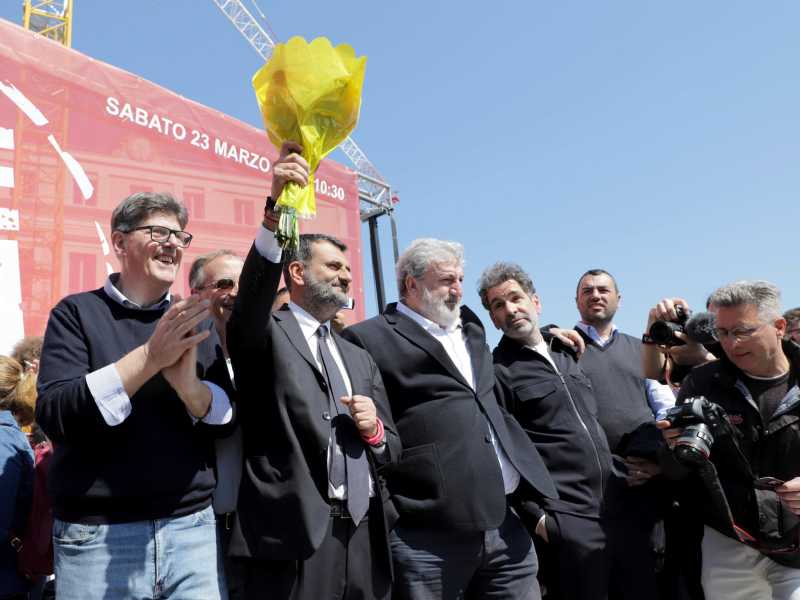 Barcolla il sistema Emiliano, Conte si sfila dal Pd, ma la destra a Bari non ha manco un candidato sindaco