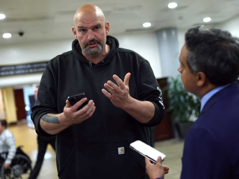 Il senatore della terza via. Ritratto di John Fetterman, che spiazza tutti