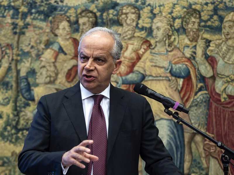 Caso Bari, Piantedosi: "Si vota a giugno, nessuno slittamento per gli ispettori"