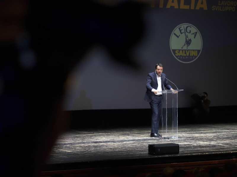 Salvini puntella la Lega Sud con il minicondono e l’asse con l’Udc