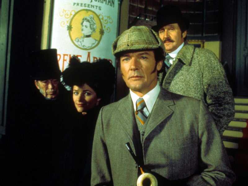 "Sherlock Holmes a New York" &egrave; un film per la televisione del 1976. Holmes e Watson sono interpretati da Roger Moore e Patrick Macnee (Olycom)&nbsp;<br />
