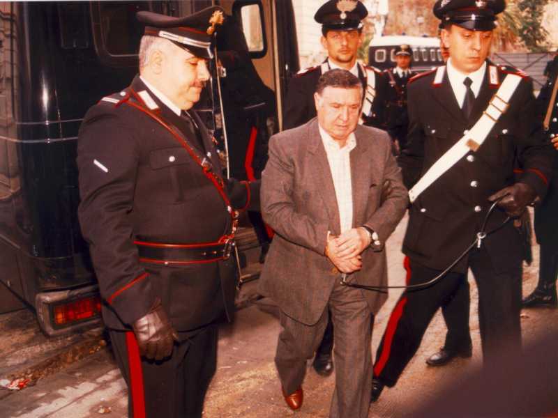 L&rsquo;arresto di Tot&ograve; Riina nel gennaio del 1993 (Ansa/Franco Cufari)&nbsp;<br />