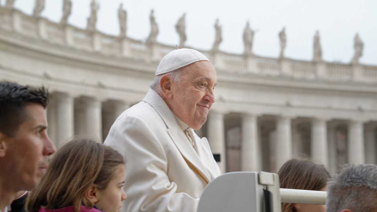 Immagine di "Dignitas infinita" e gli interrogativi più urgenti che urtano l'essere umano