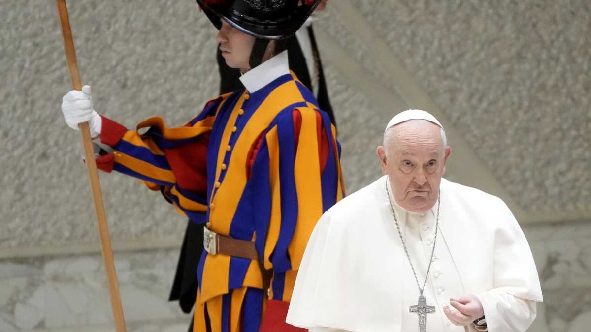 Immagine di Il gran sconcerto dei laici folgorati da Francesco dopo la lettura di “Dignitas infinita”
