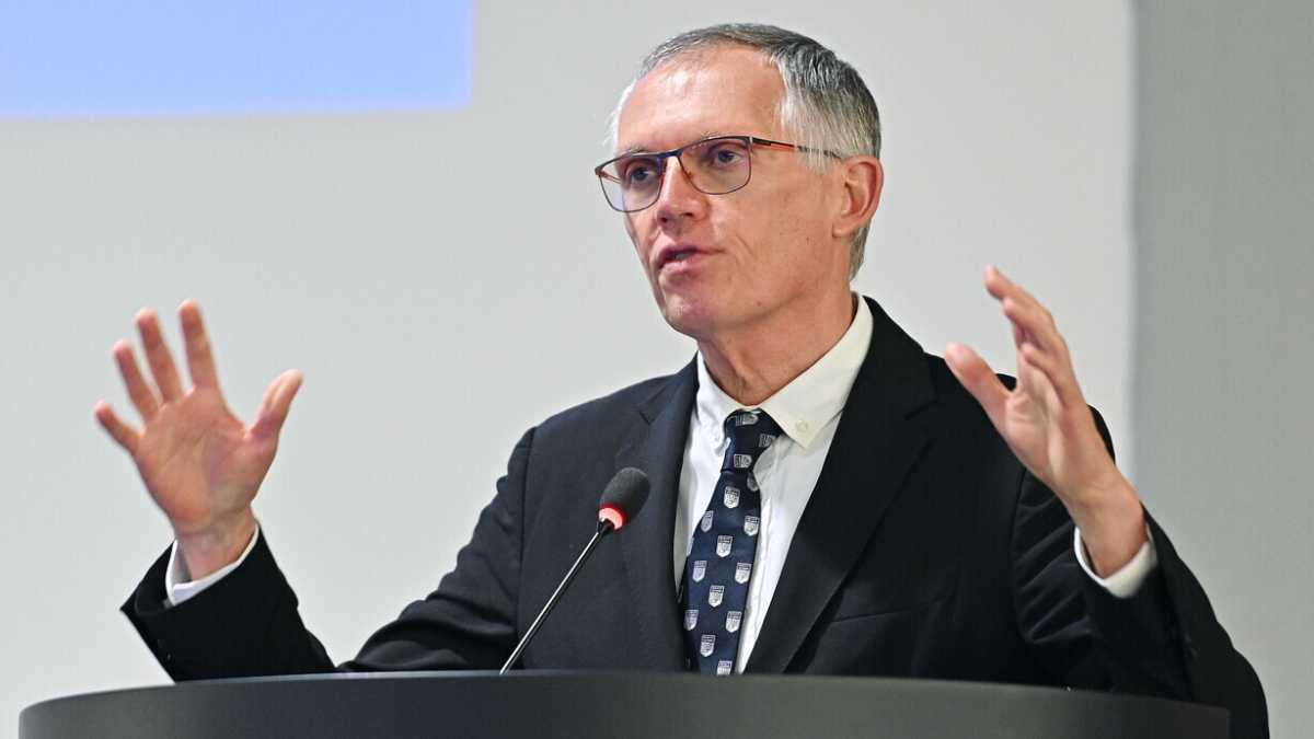 Immagine di Tavares: "L'addio di Stellantis dall'Italia è una fake news". Urso: "Diano rassicurazioni"