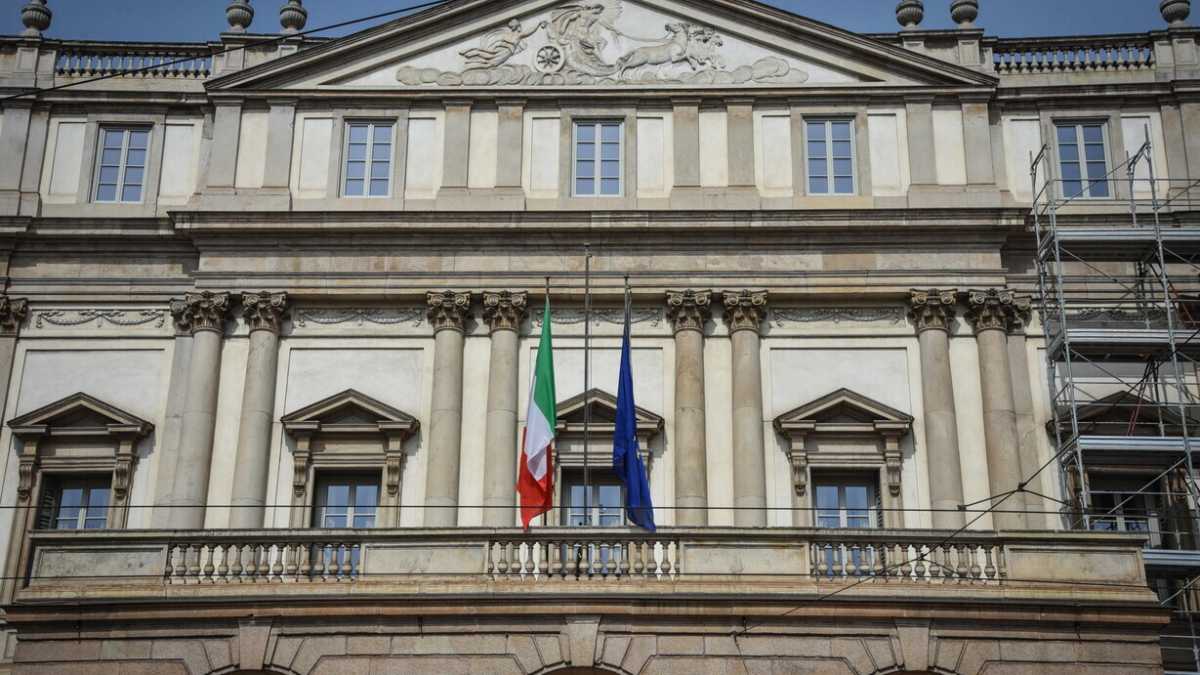 Immagine di Alla Scala un’opera buffa che rischia però un finale in tragedia
