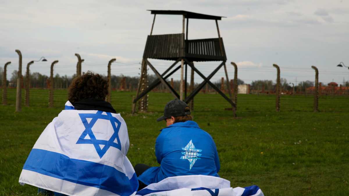 Immagine di Il disperato tentativo del popolo ebraico di trovare una ragione alla Shoah