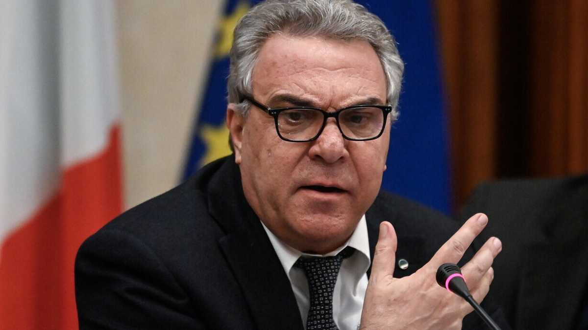 Immagine di L'attacco di Sbarra a Landini sullo sciopero: "Da lui demagogia incendiaria"